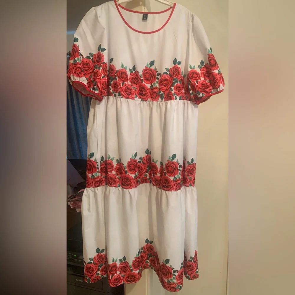 shein red and white dress ♥️♥️SHEIN Curve PLUS SIZE white dress with red flower design!♥️♥️LOOSE &  FLOWY!